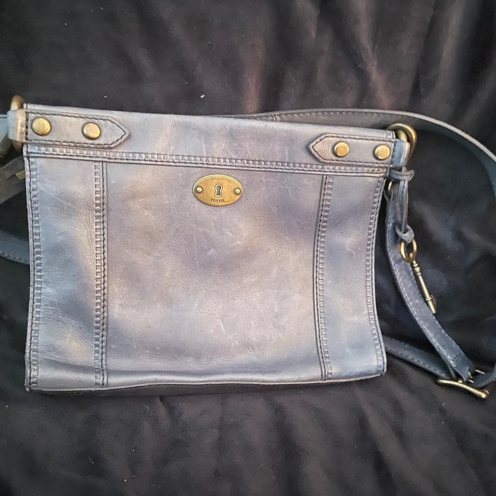 Fossil leather crossbody navy blue